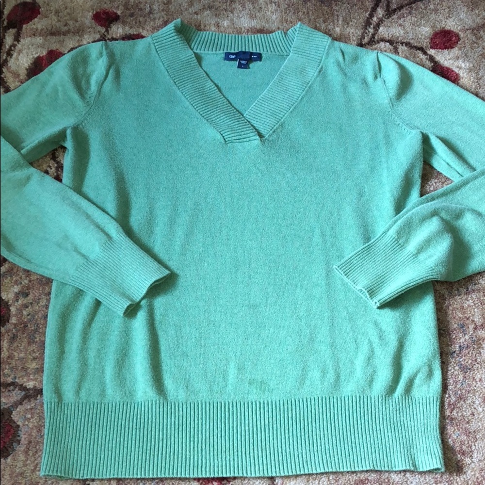 Green Gap sweater